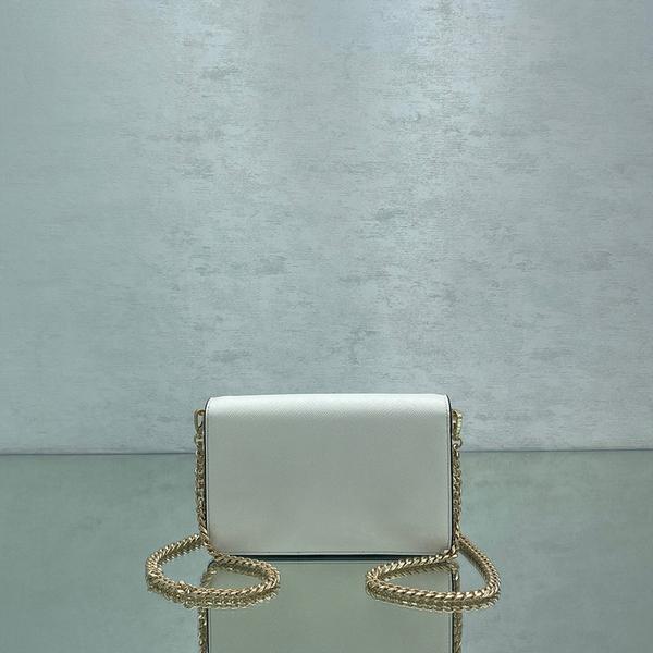 modal image 3