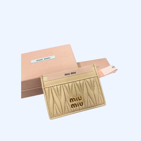 [ 미우미우 ] 마테라쎄 여성 카드지갑
