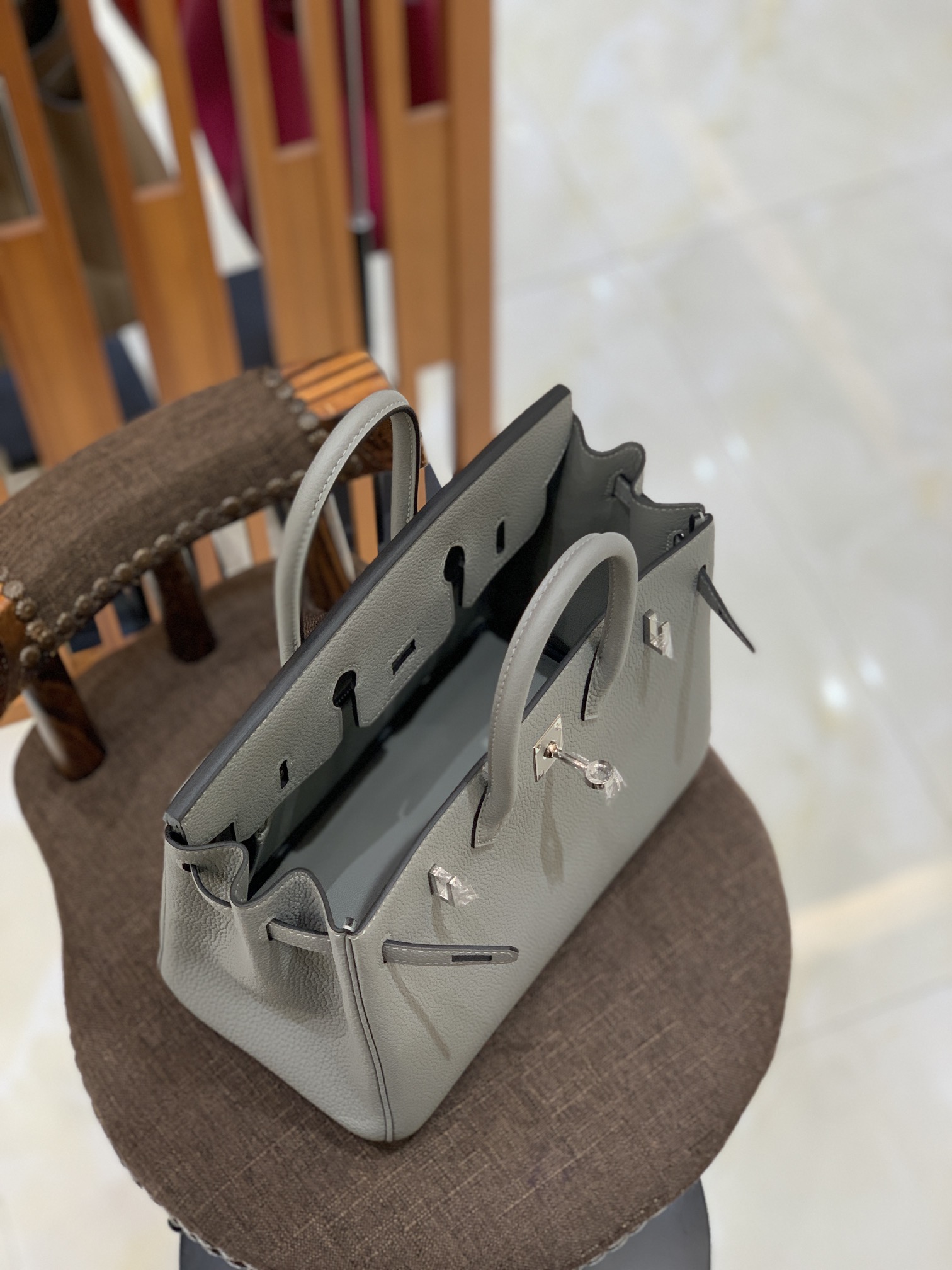 modal image 14