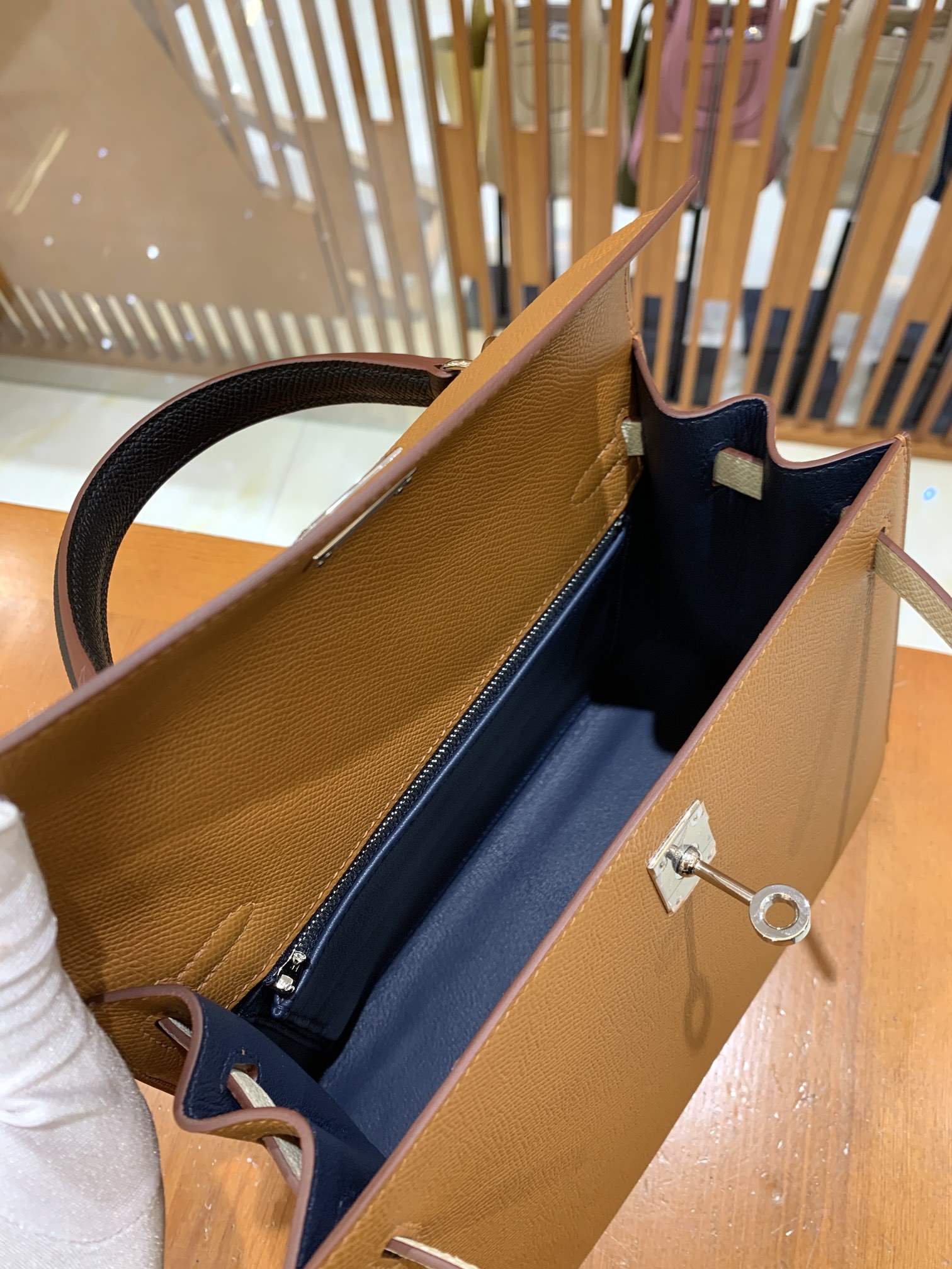 modal image 14