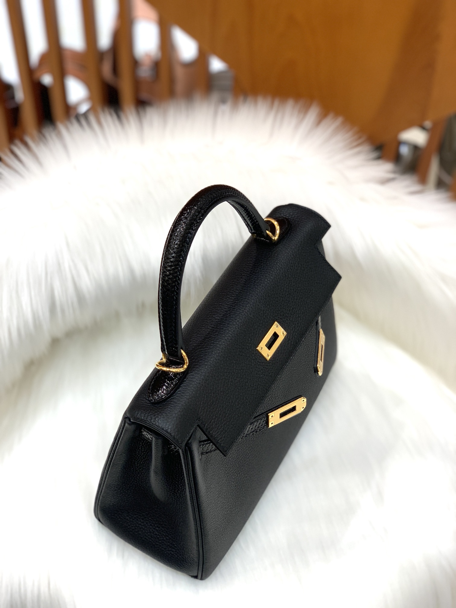 modal image 12