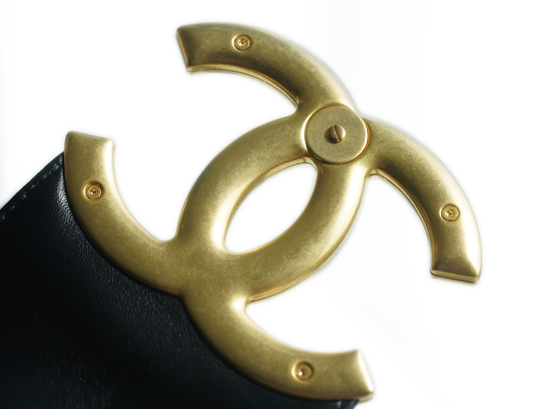 modal image 18