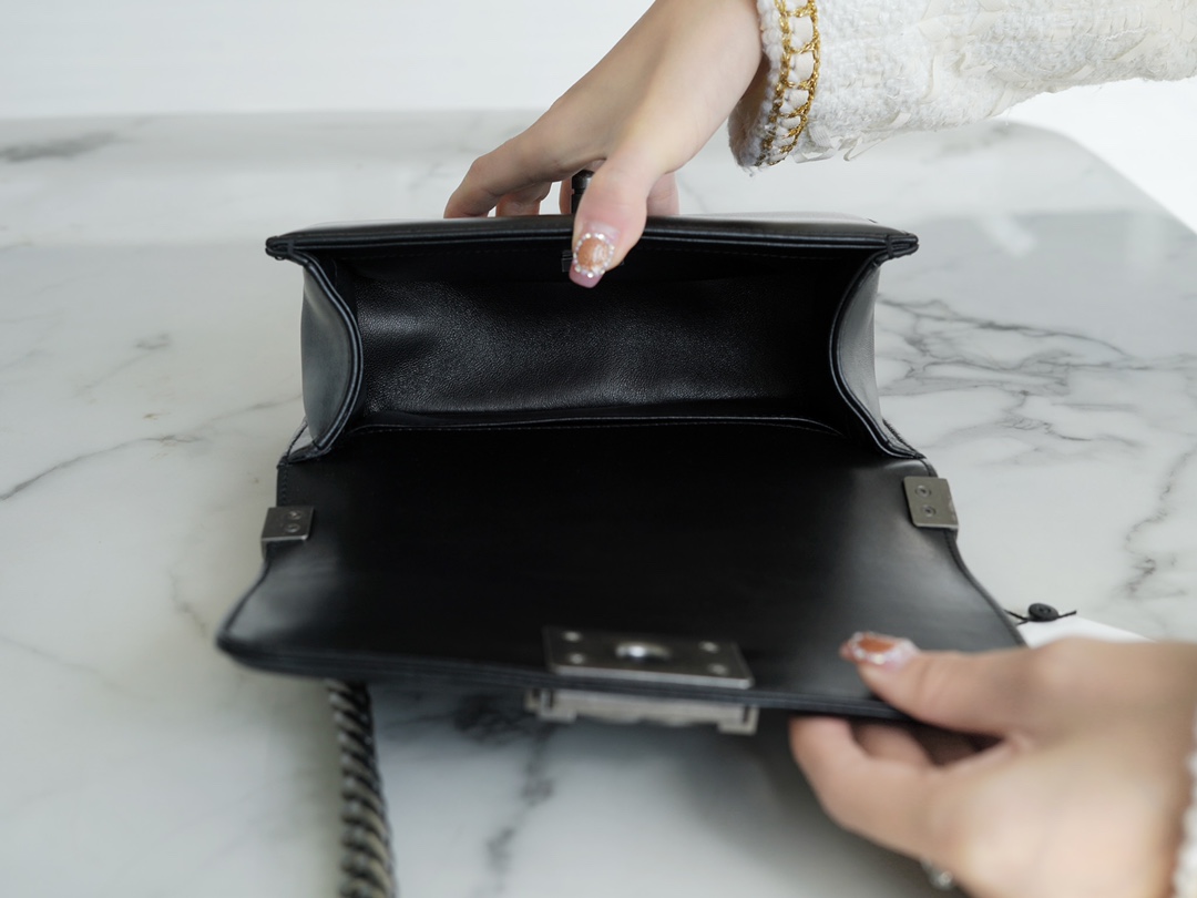 modal image 14