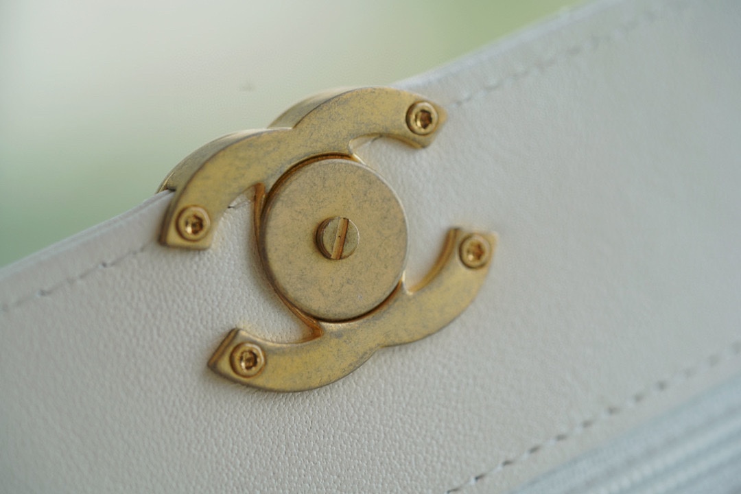 modal image 16