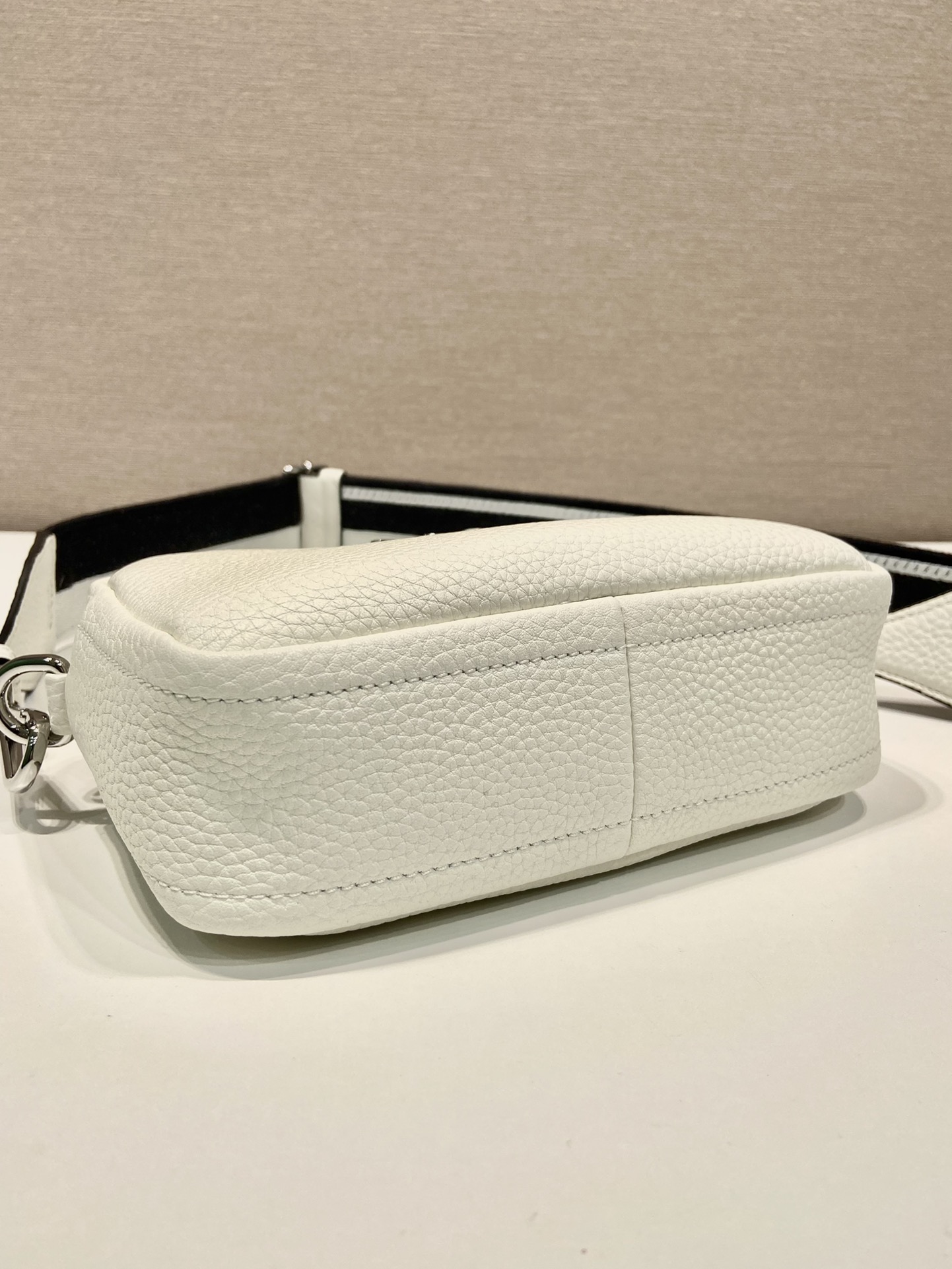 modal image 15