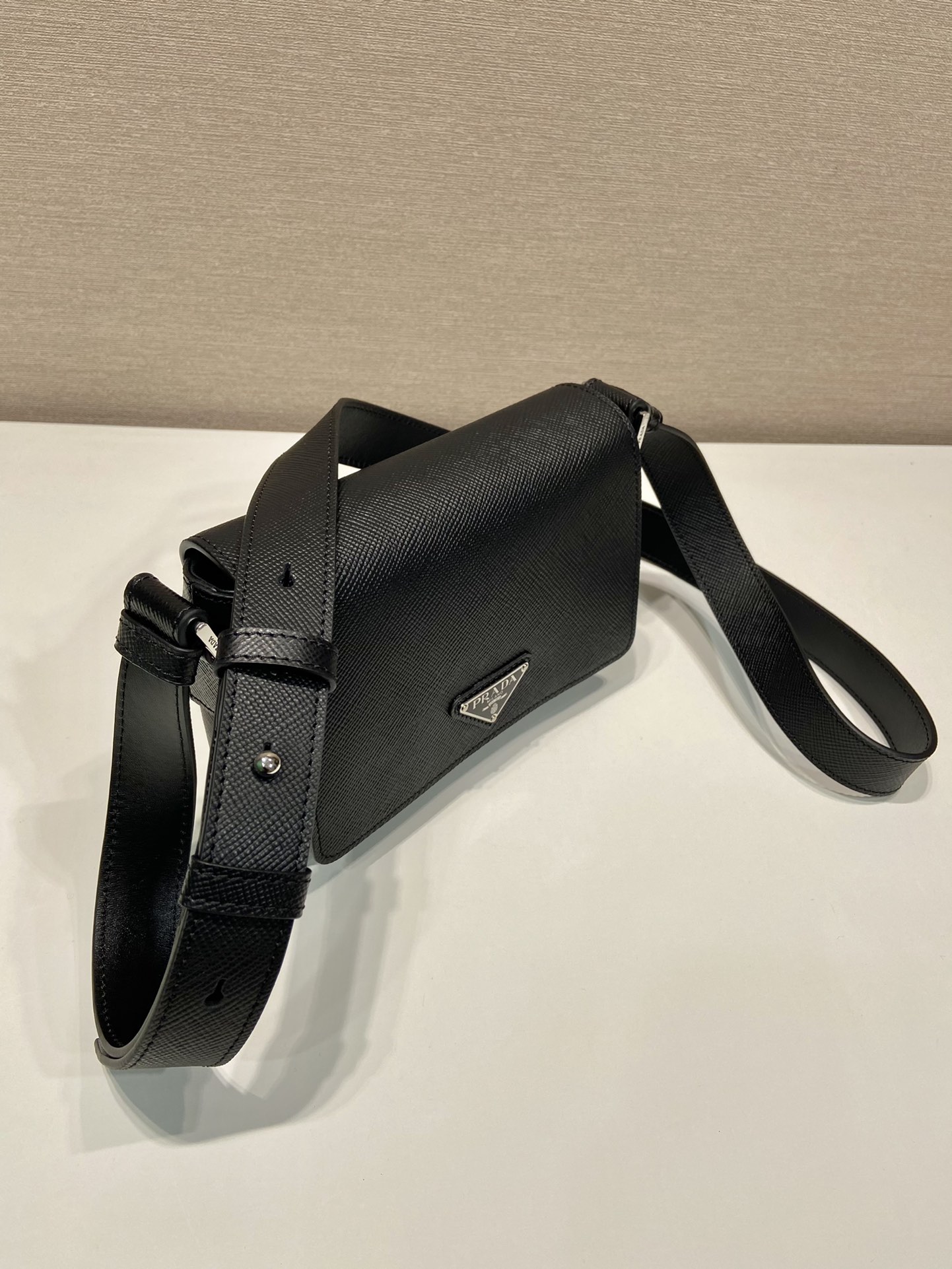 modal image 12
