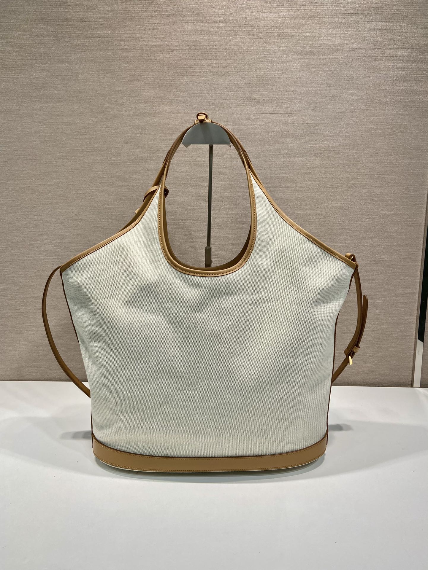 modal image 10
