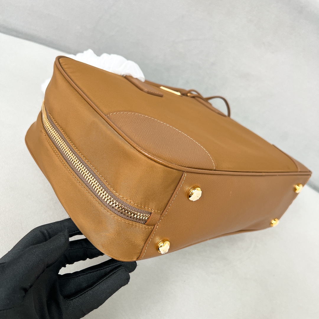 modal image 12
