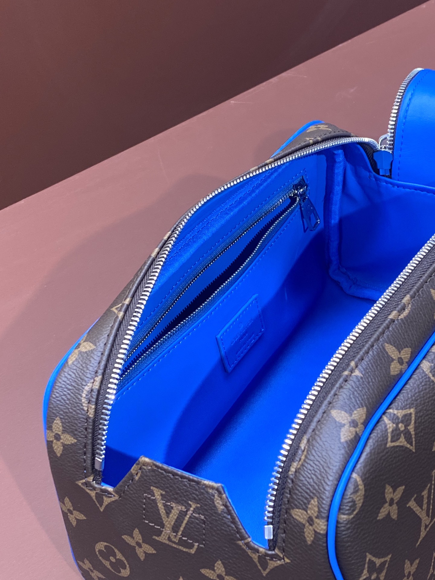 modal image 12