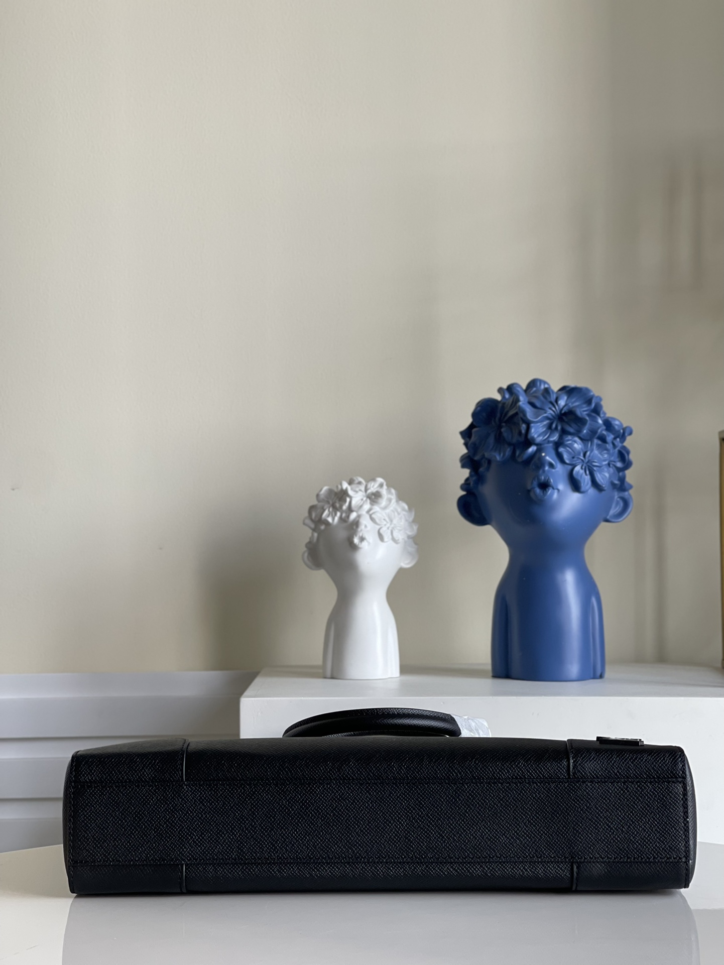 modal image 5