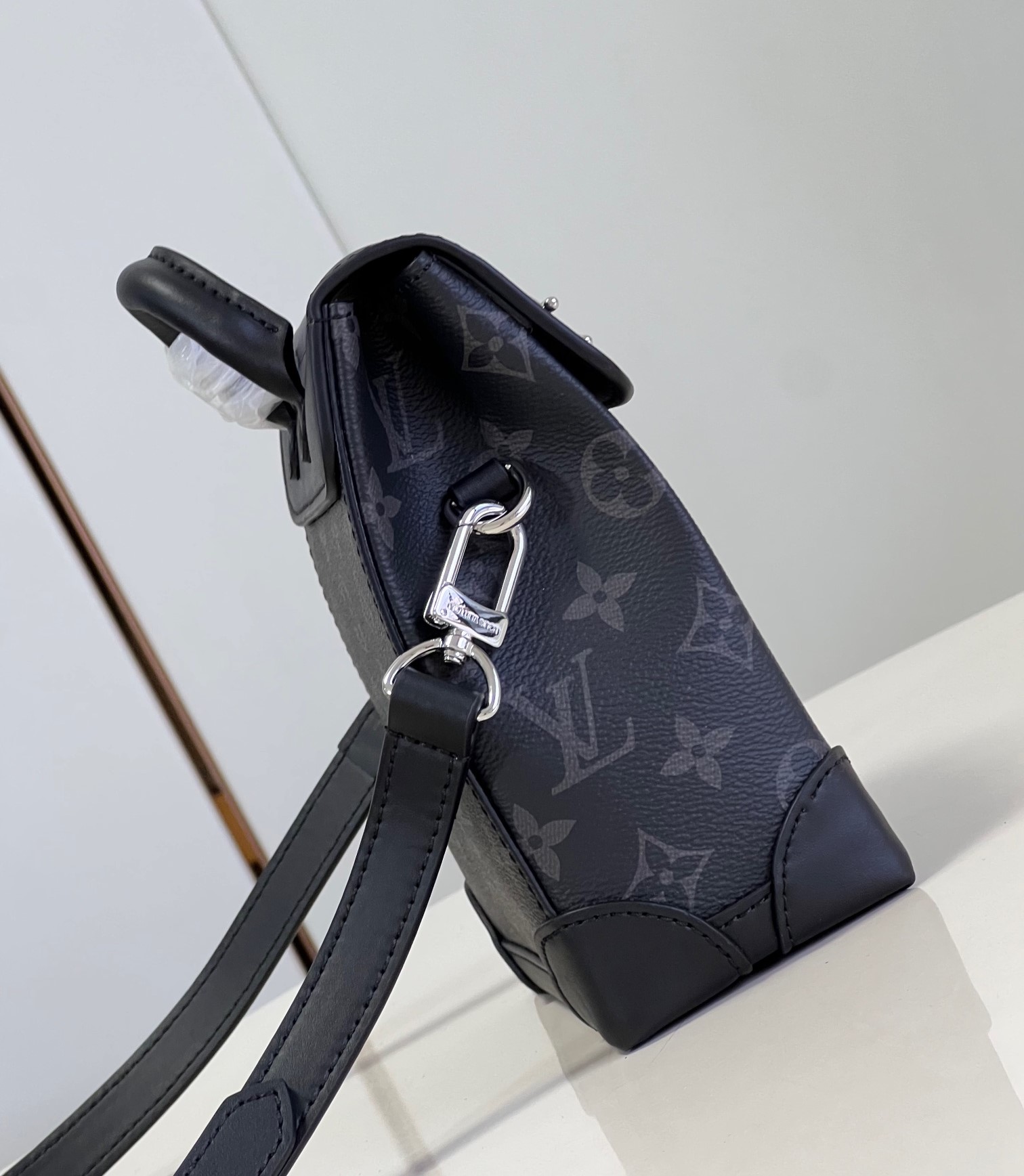 modal image 5