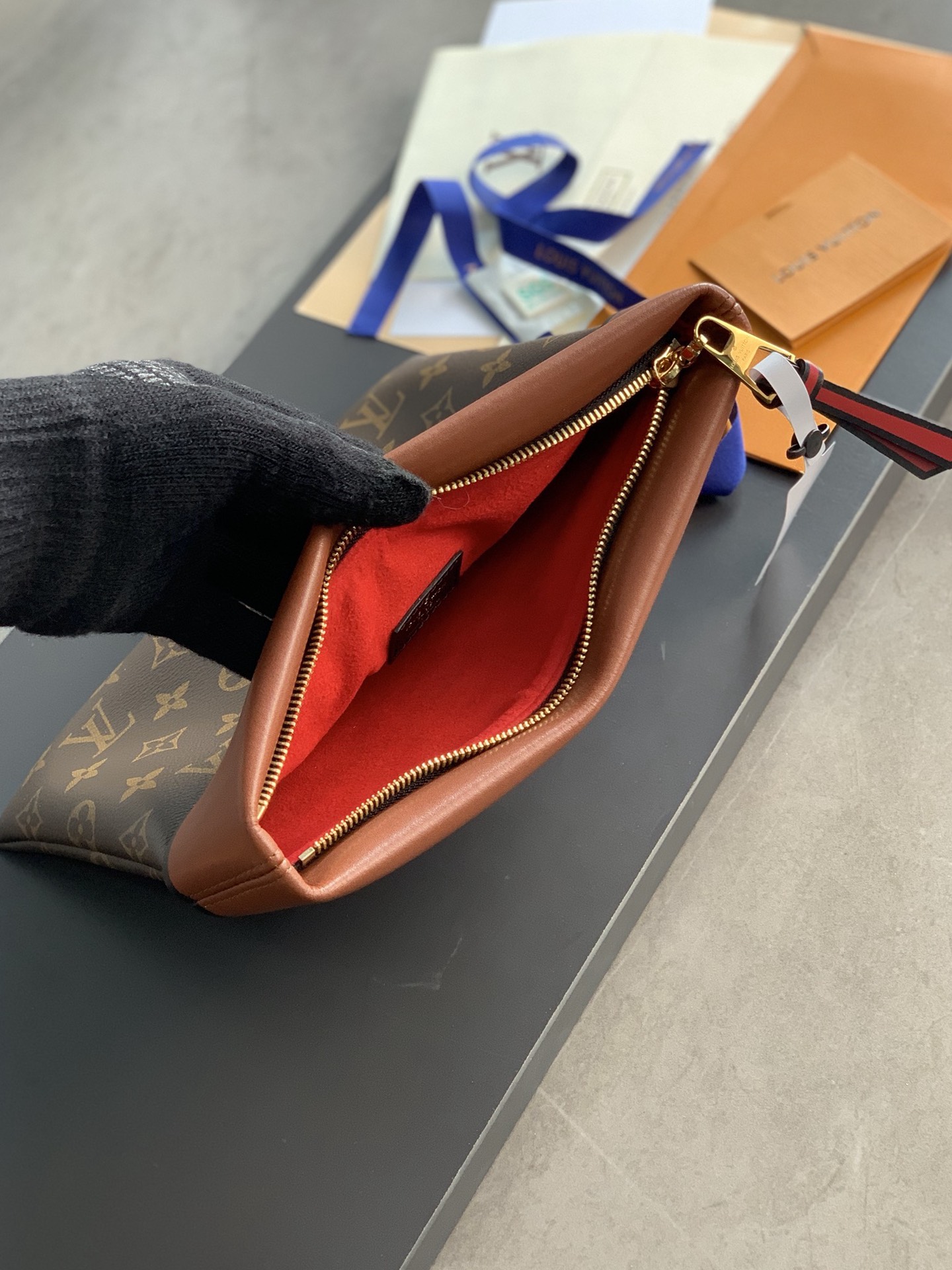modal image 5