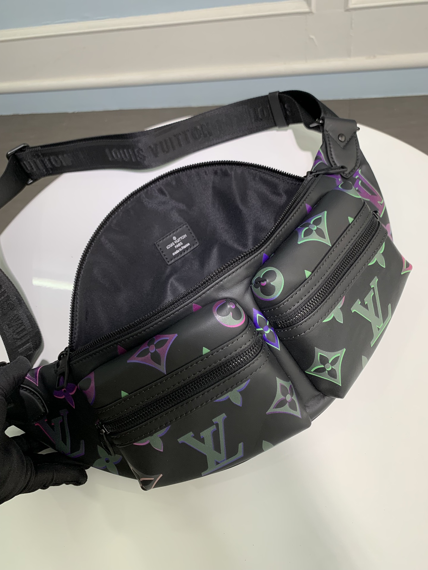 modal image 5
