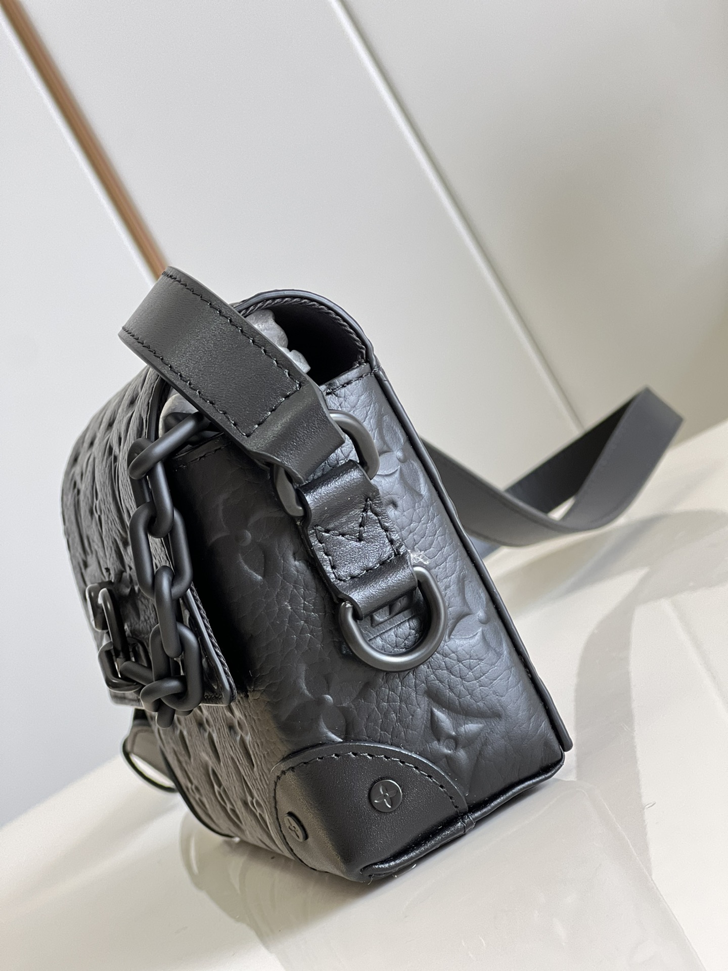 modal image 10
