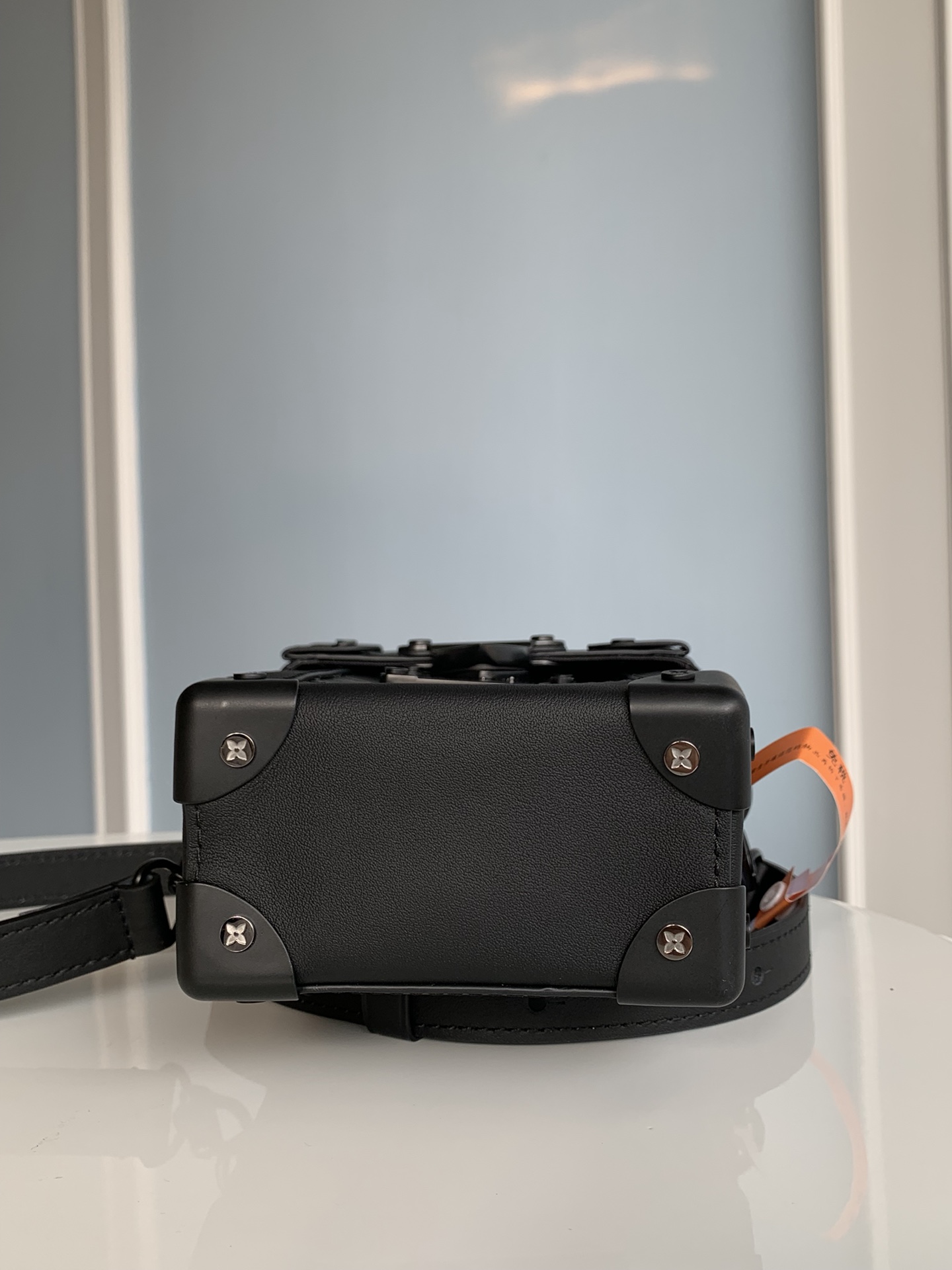 modal image 5