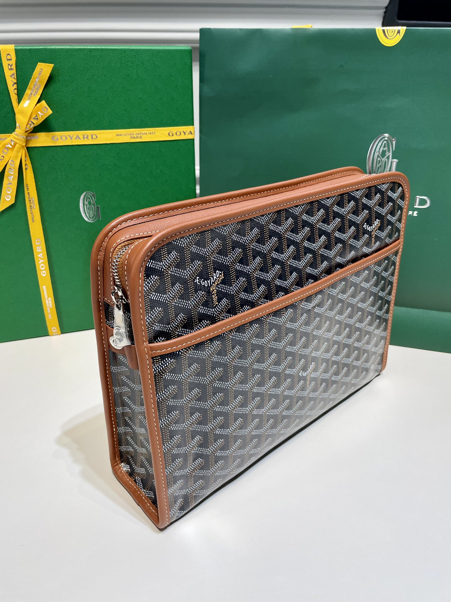 modal image 5