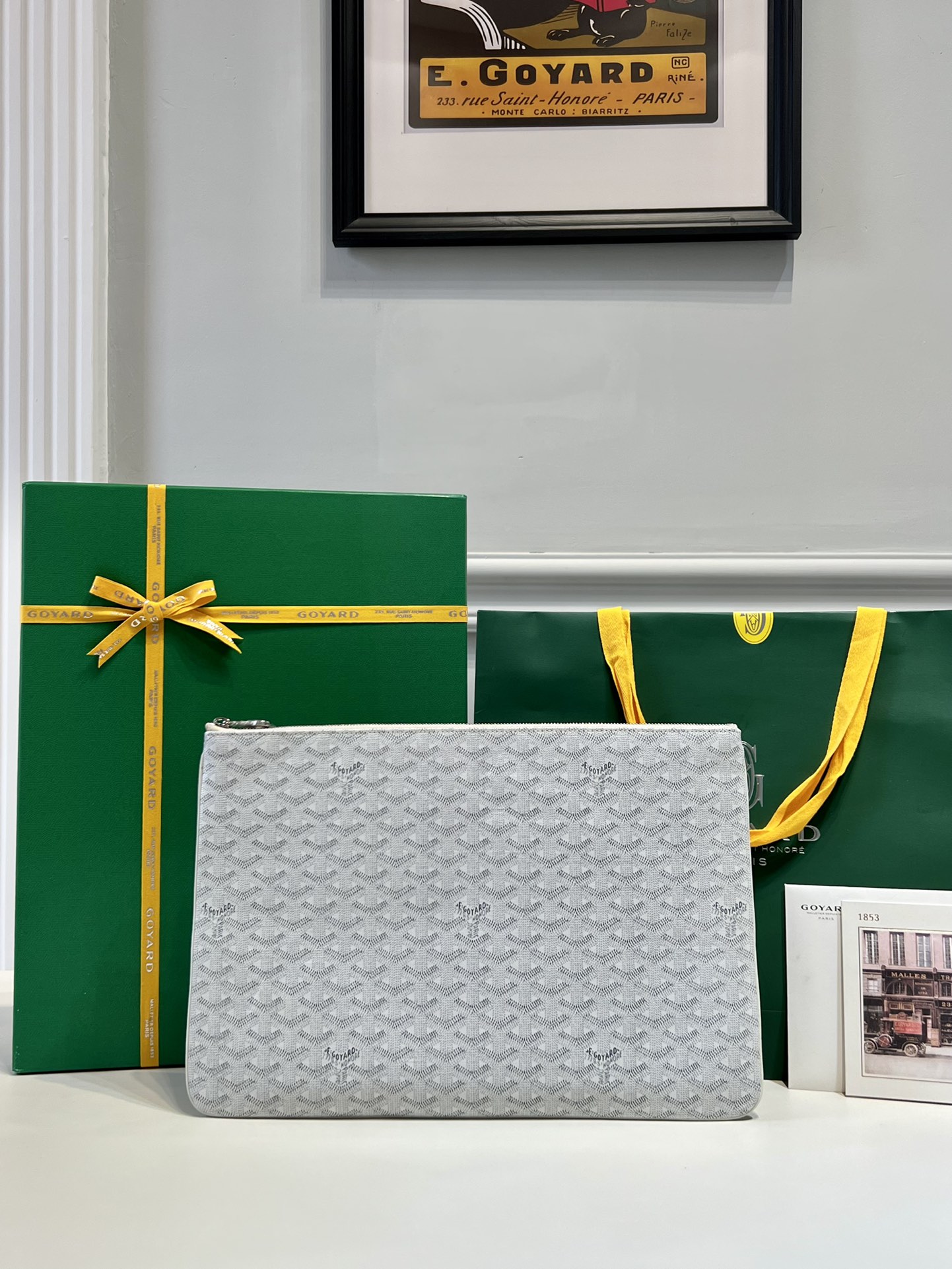 modal image 2