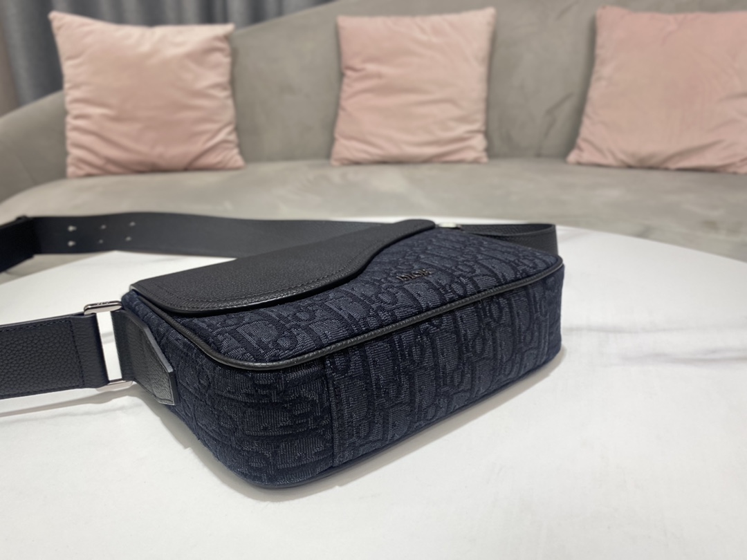 modal image 5