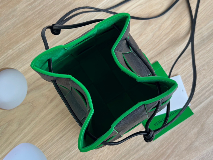 modal image 5