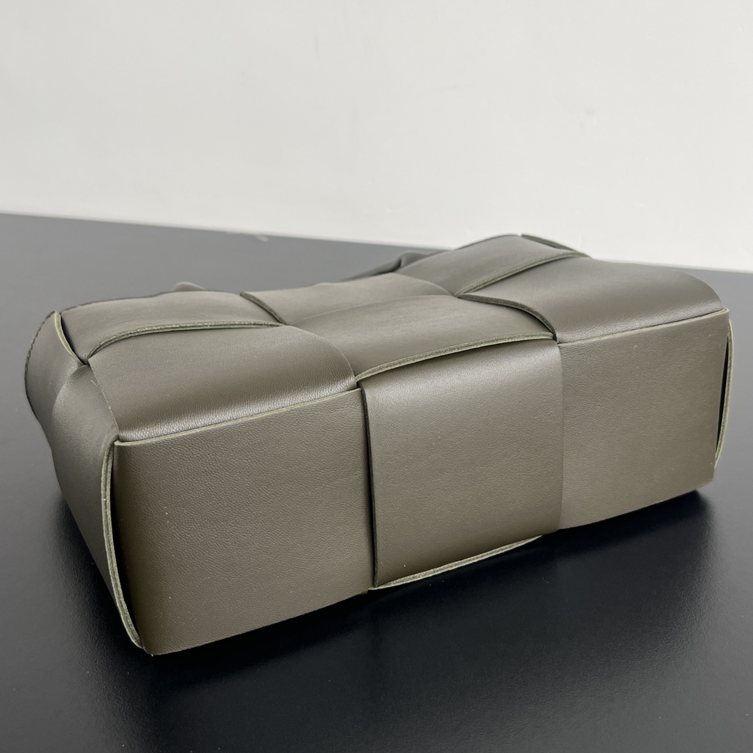 modal image 7
