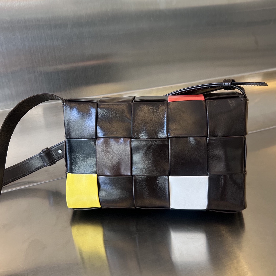 modal image 5