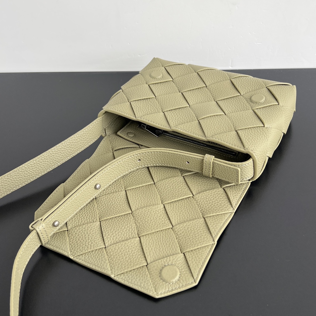modal image 13