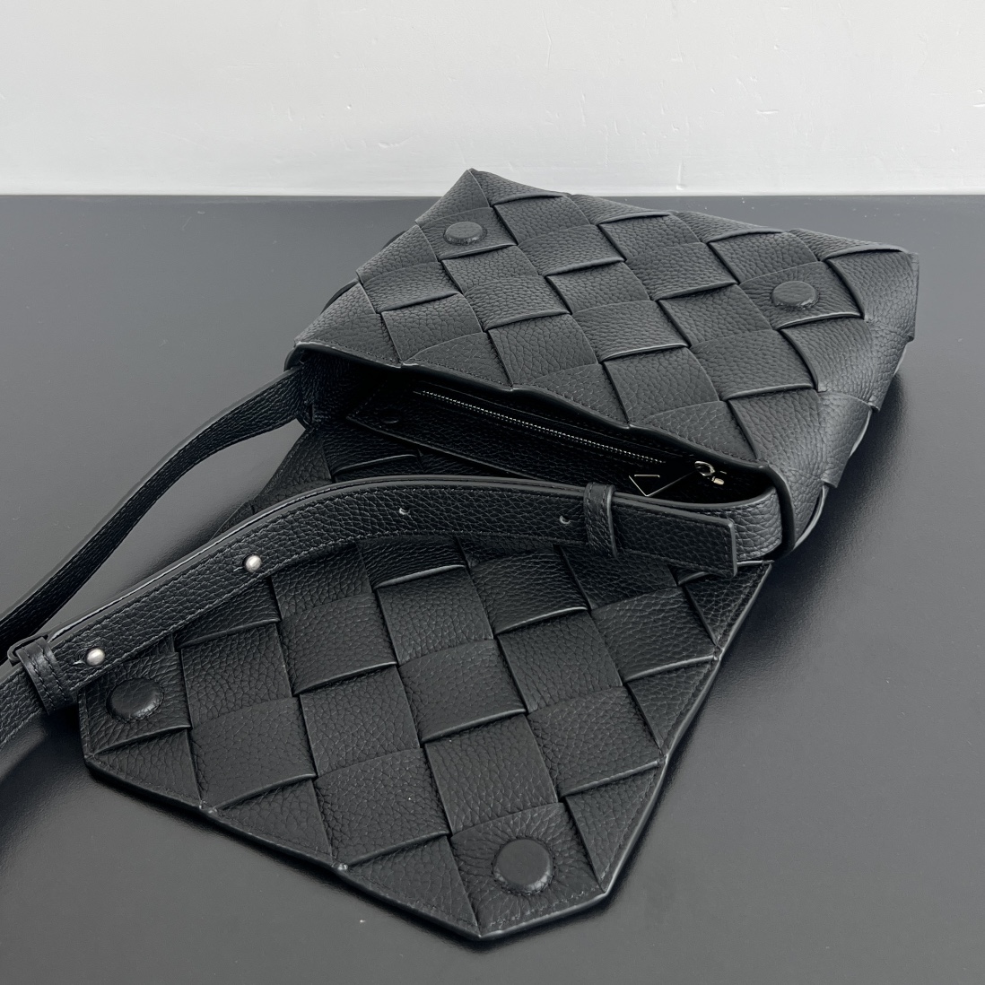 modal image 12