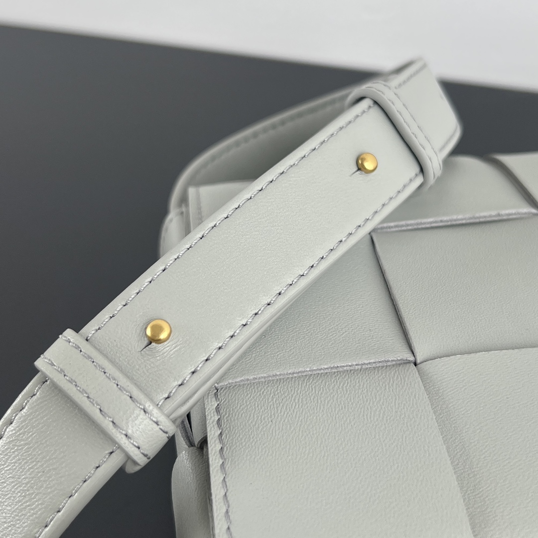 modal image 13