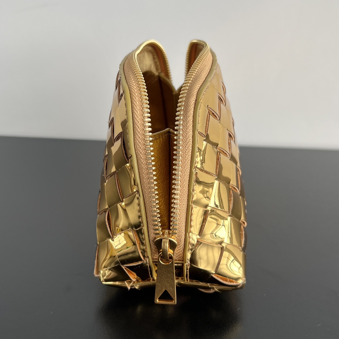 modal image 10
