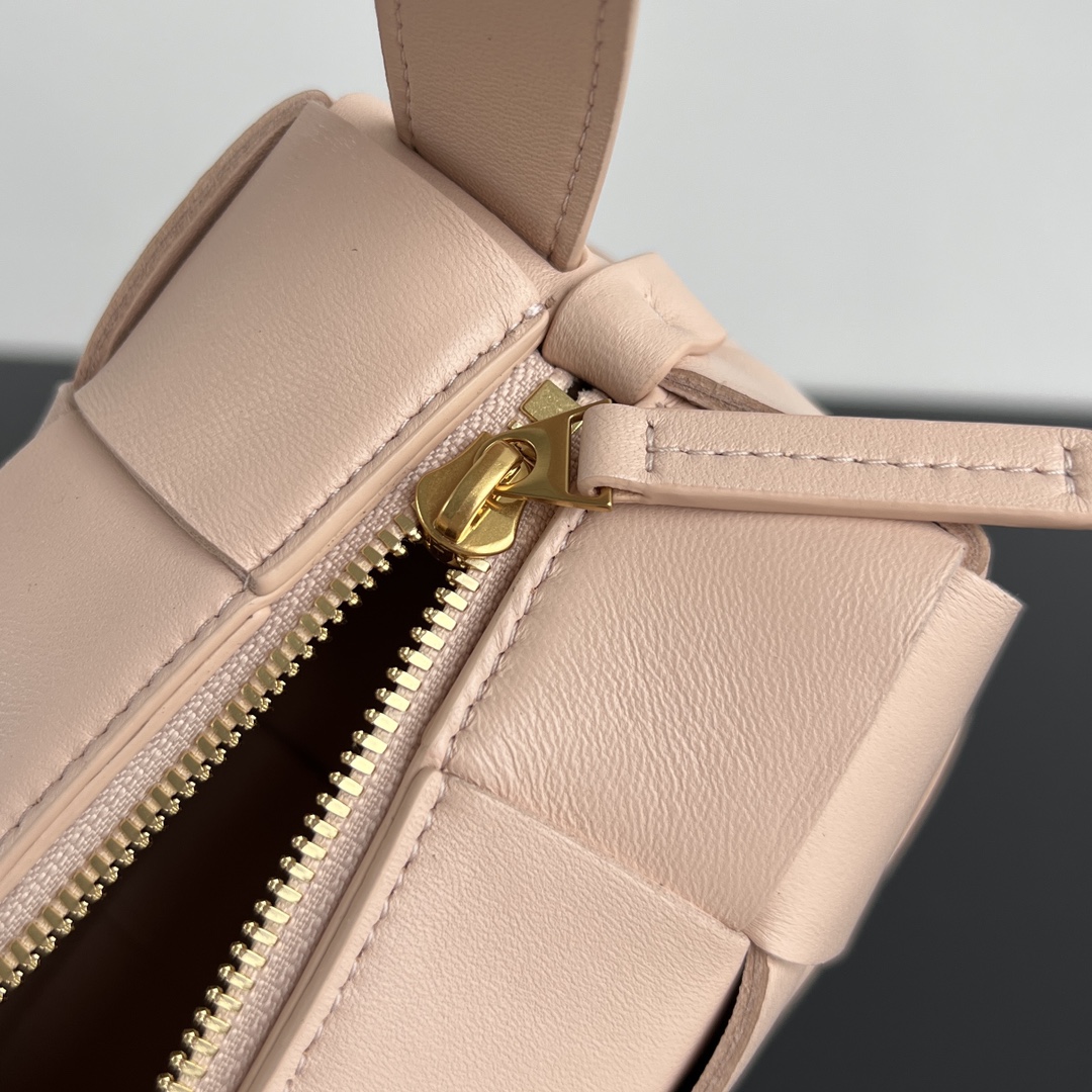 modal image 12