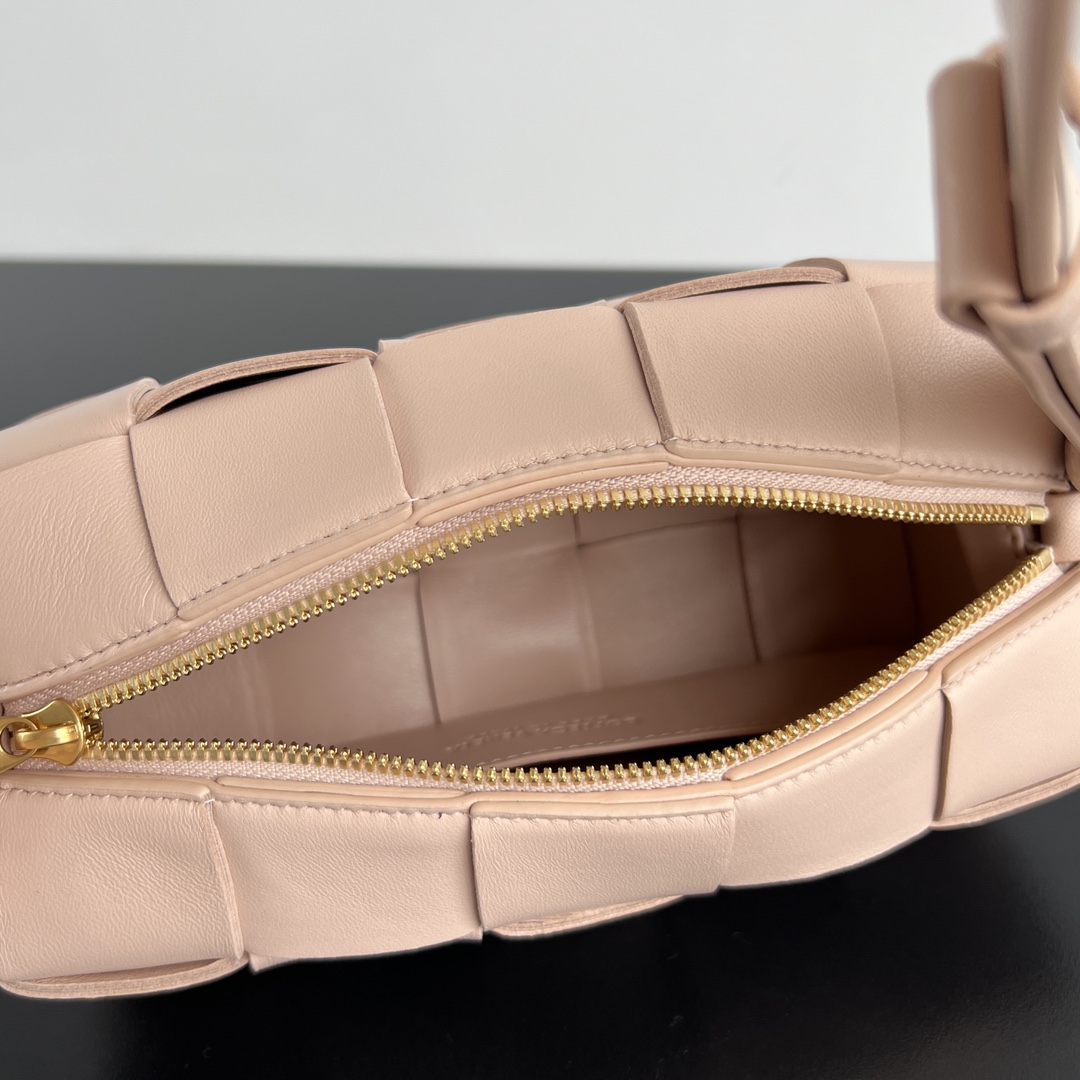 modal image 13