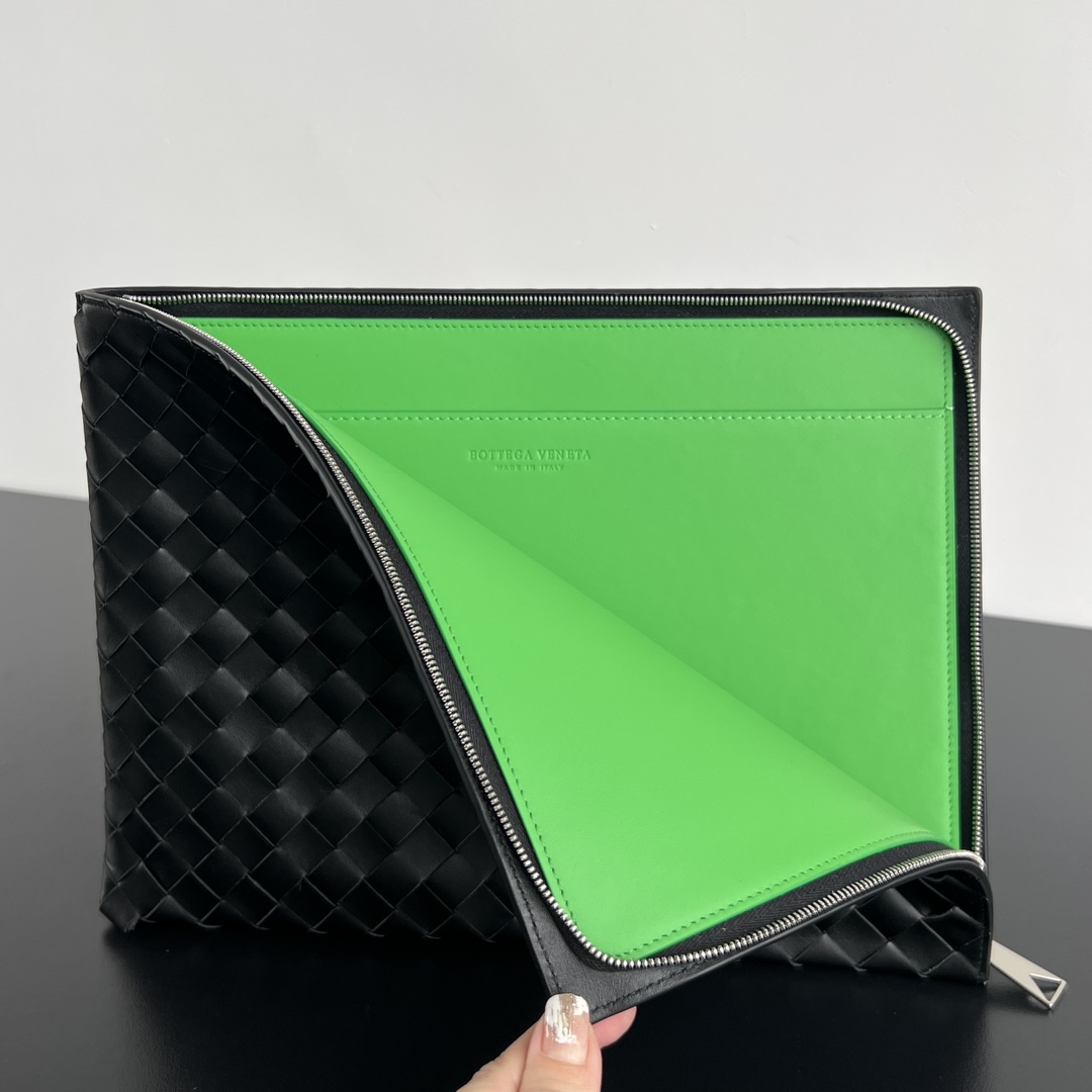 modal image 10