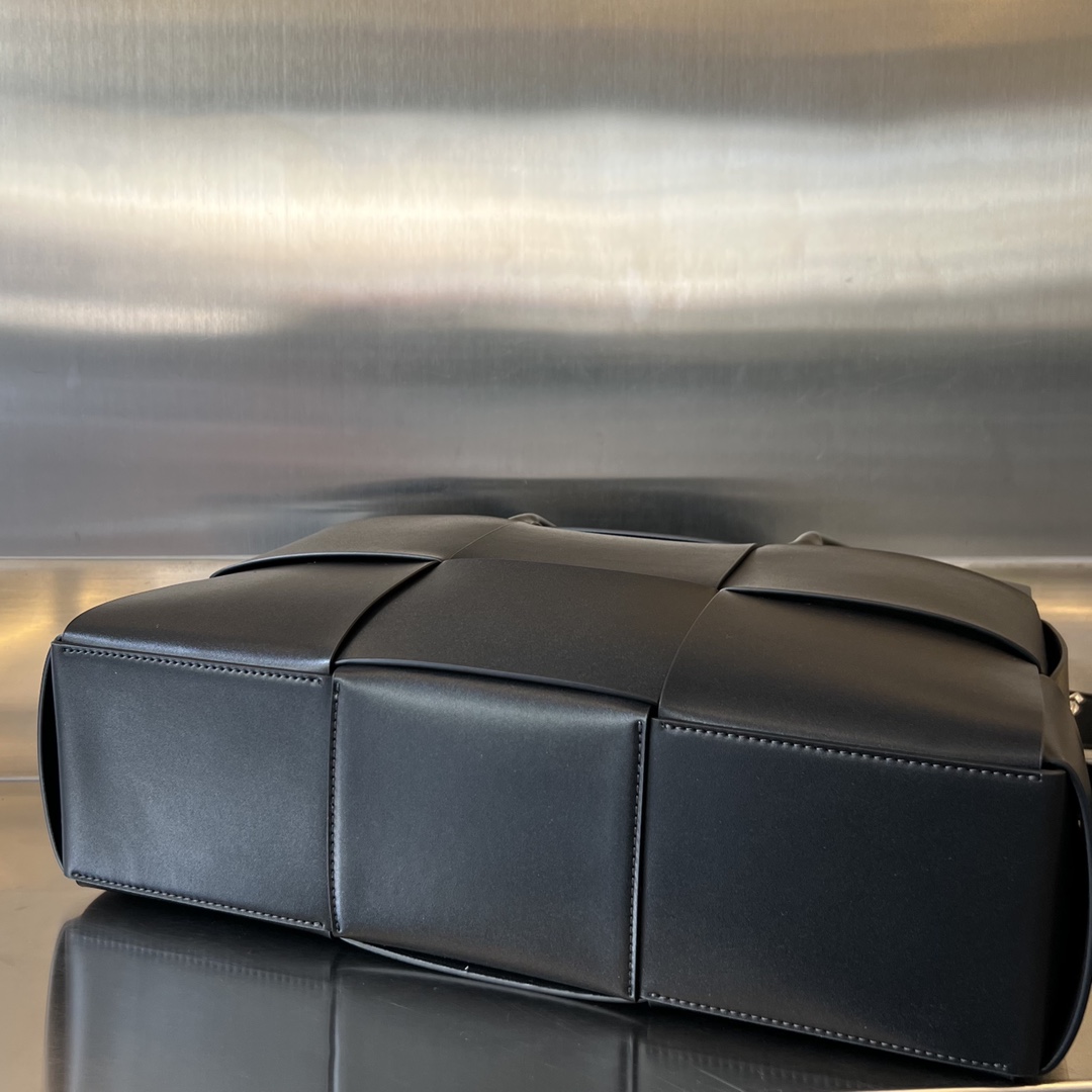 modal image 12