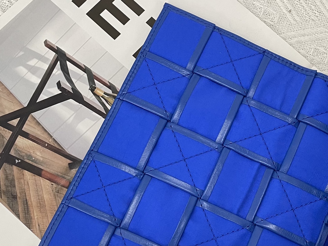 modal image 5