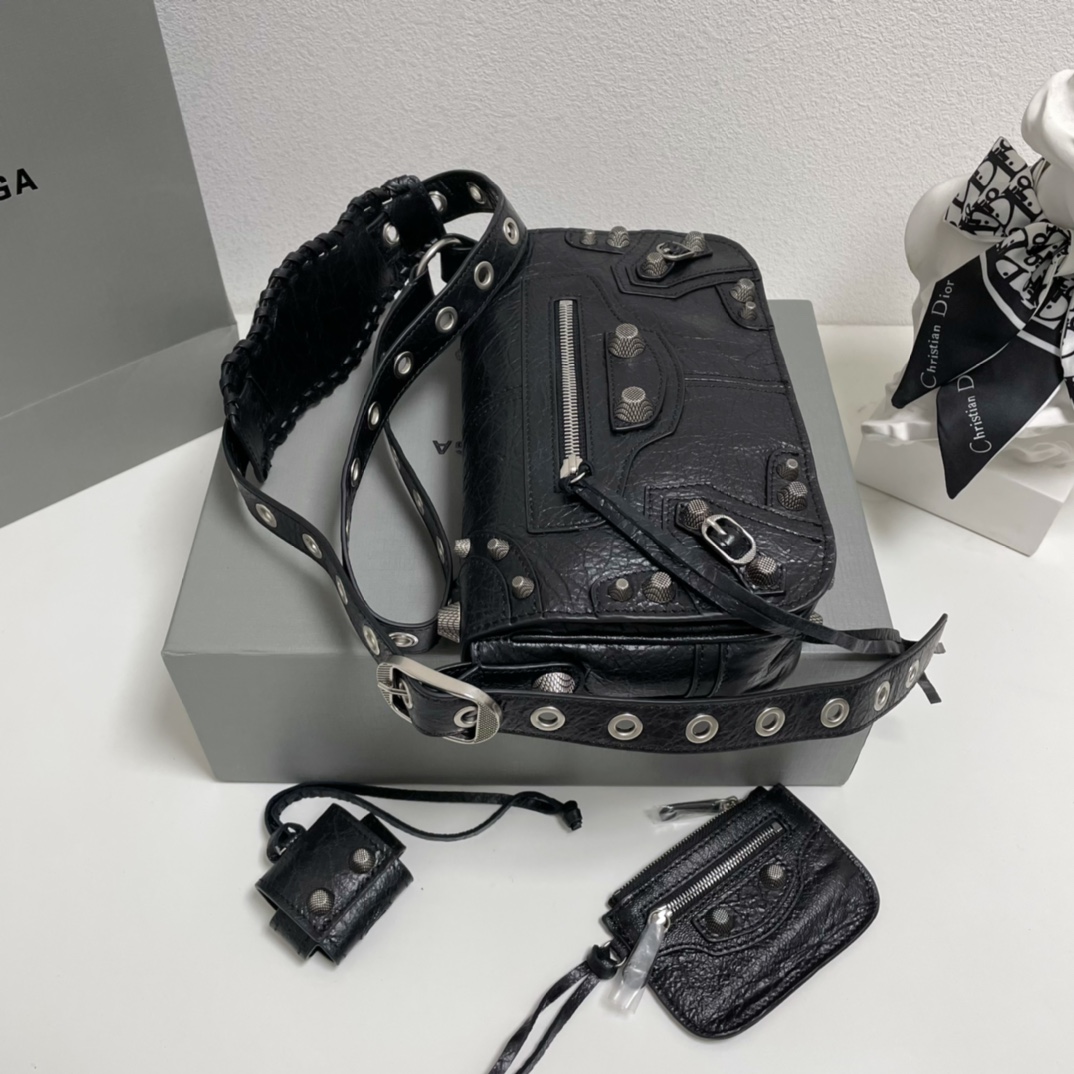 modal image 6